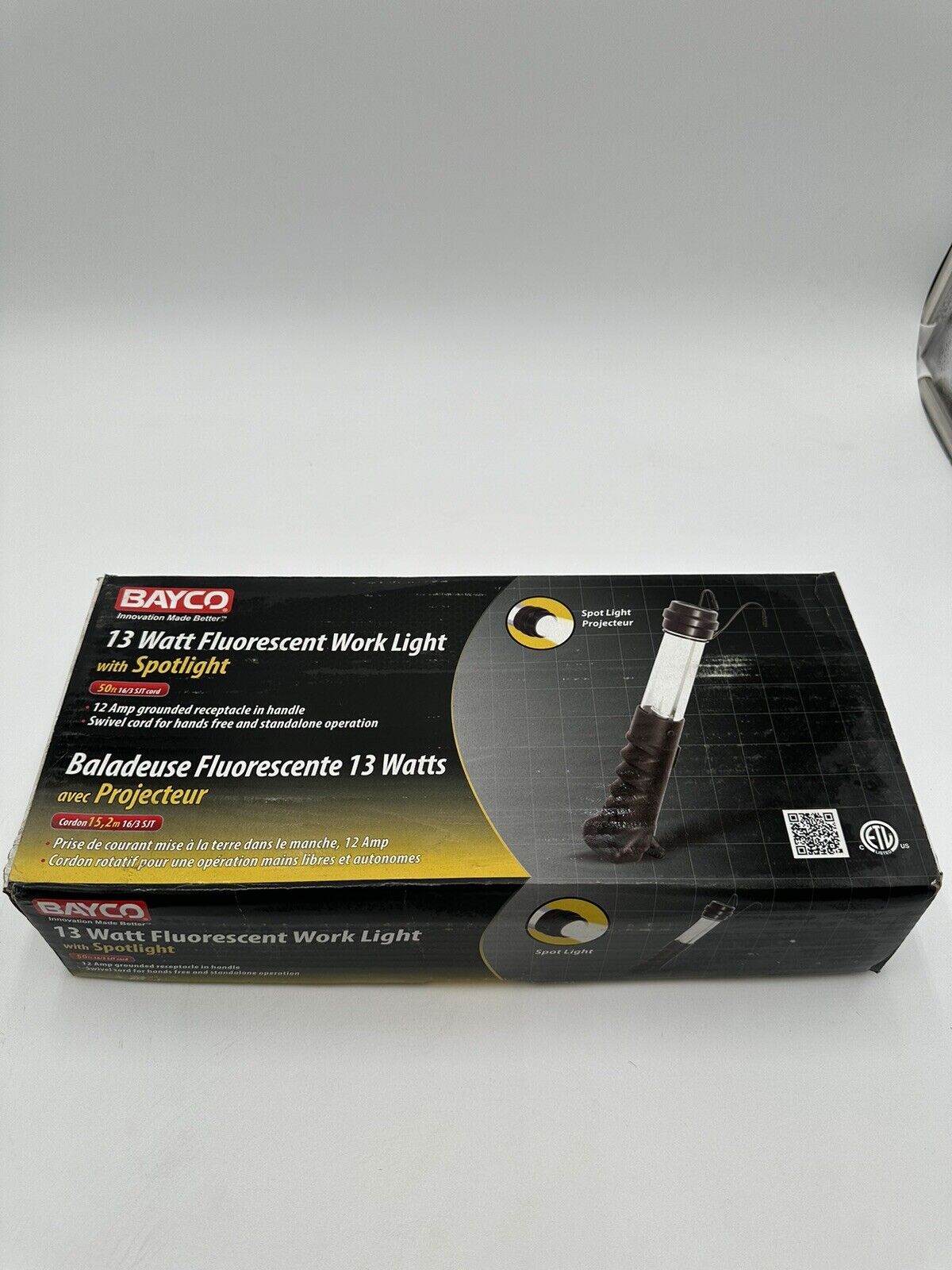 BAYCO 13W FLUORESCENT WORK LIGHT W/SPOTLIGHT & SINGLE OUTLET